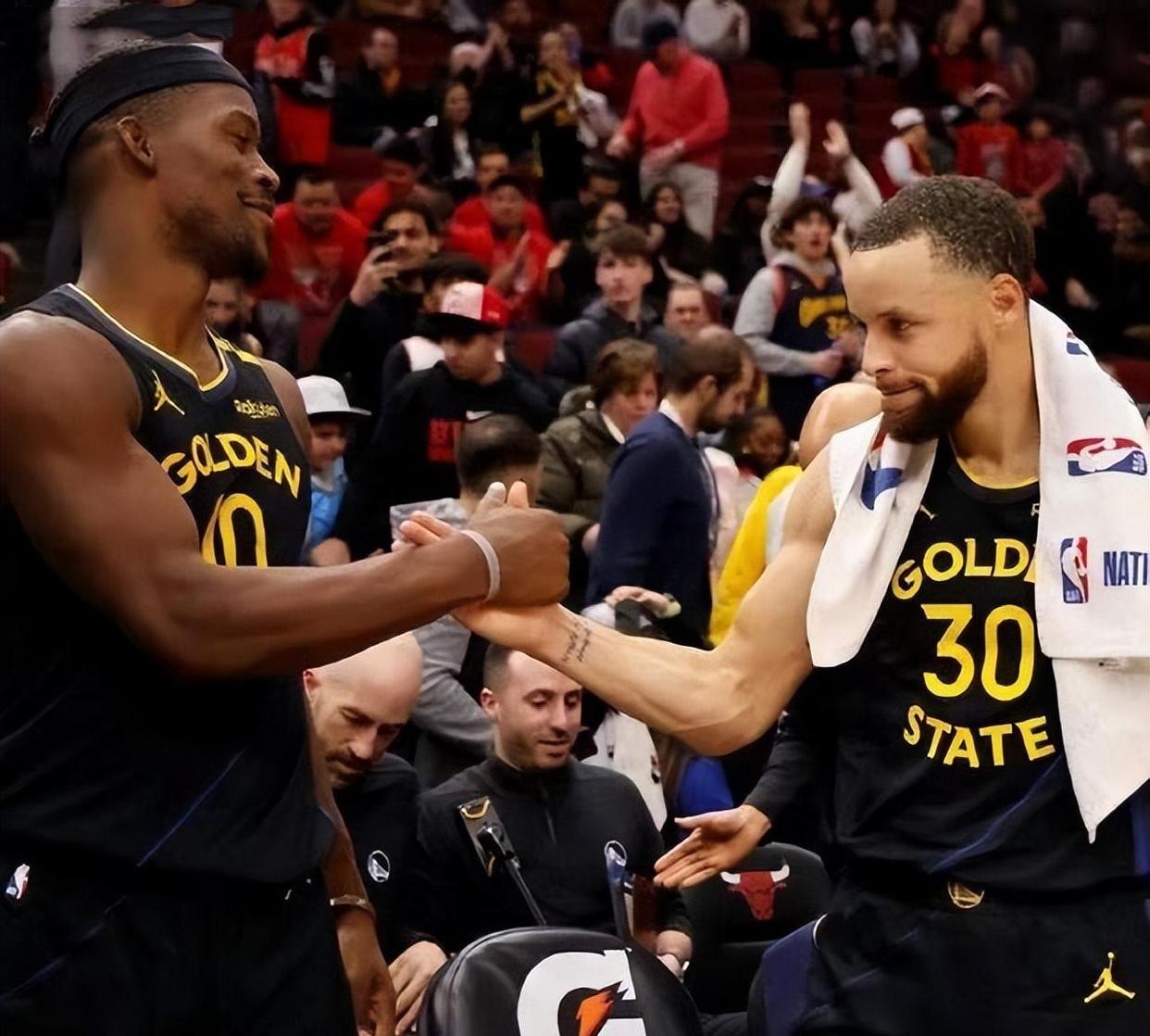 奇异果体育官网-巴特勒重要时刻战术调整，澳大利亚队带队取胜！