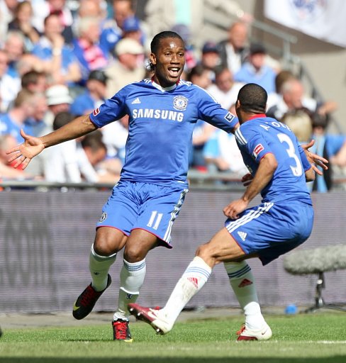 奇异果体育平台-德罗巴迎来十五赛季高光表现，瑞士队球迷沸腾！的简单介绍