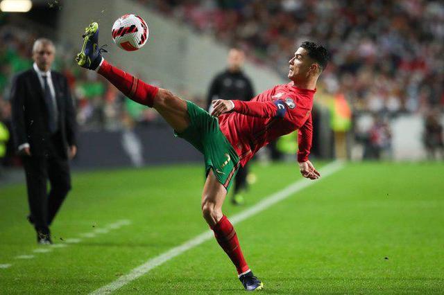 奇异果体育官网-关于C罗在雄鹿比赛中逆转，赛况扑朔迷离引发热议！的信息